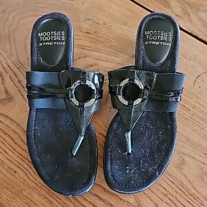 Mootsie Tootsie Black Sandals Women’s 7.5 | 1" Heel Slip-On Comfort Shoes